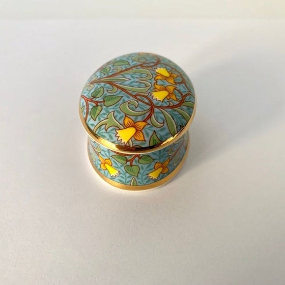 Museum Collection Daffodil Small Oval Trinket Box - Picture 5 of 12